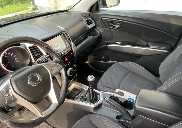 SsangYong Tivoli cena 37900 przebieg: 103000, rok produkcji 2015 z Lubaczów małe 277